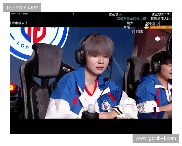 KPL选手换机瞬间展现电竞高手风范网友纷纷感叹操作如行云流水